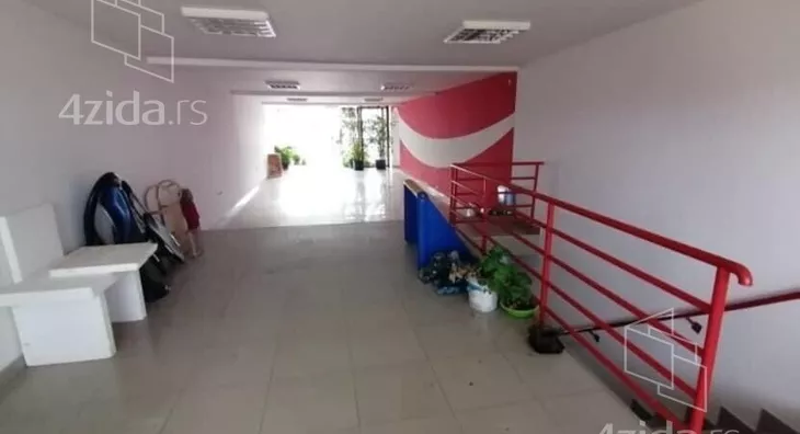 Poslovni prostor | 4zida
