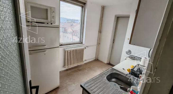 Četvoroiposoban stan | 4zida