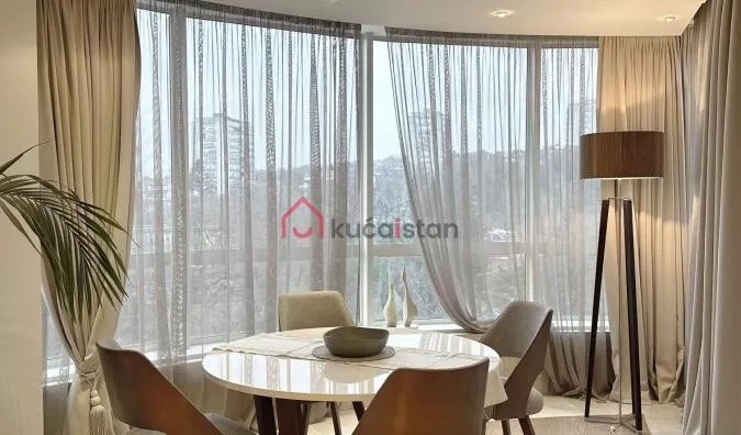 Četvoroiposoban stan | 4zida