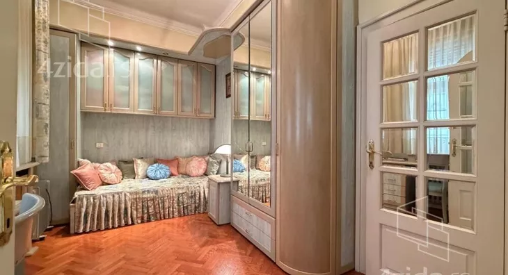 Petoiposoban stan | 4zida