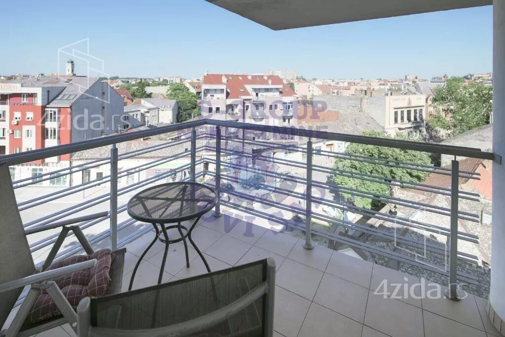 Četvoroiposoban stan | 4zida