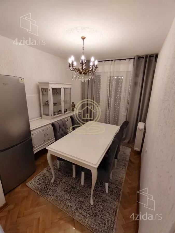 Troiposoban stan | 4zida