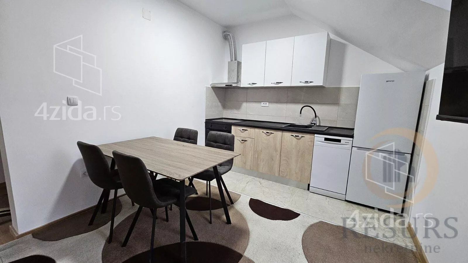 Dvoiposoban stan | 4zida