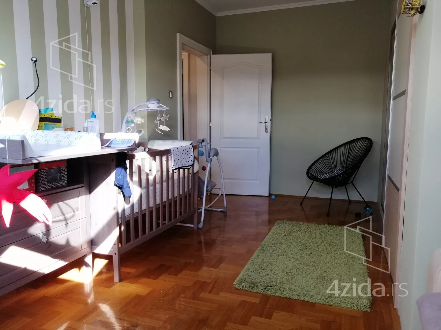 Četvoroiposoban stan | 4zida