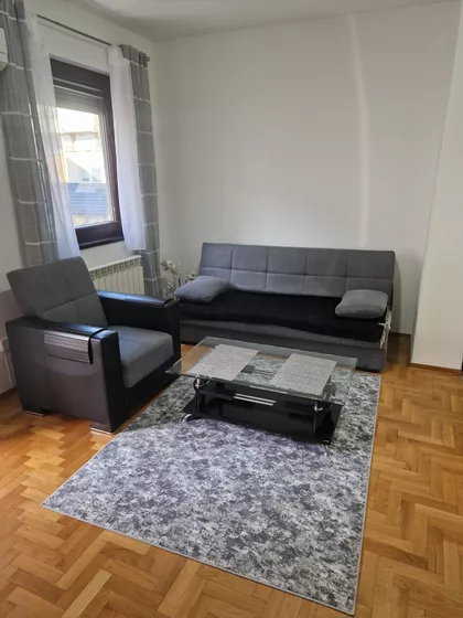 Jug Bogdana 3 | 4zida.rs