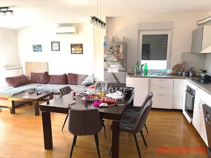 Strumička | 4zida.rs
