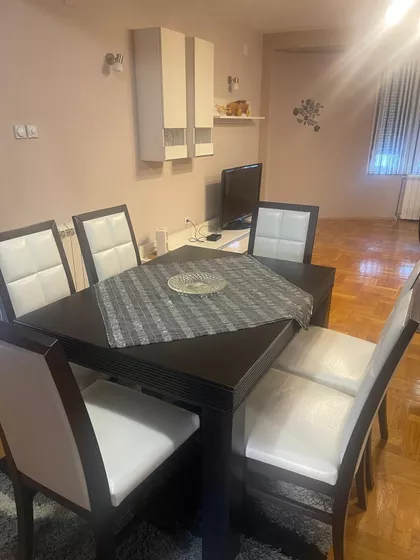 Crnogorska | 4zida.rs