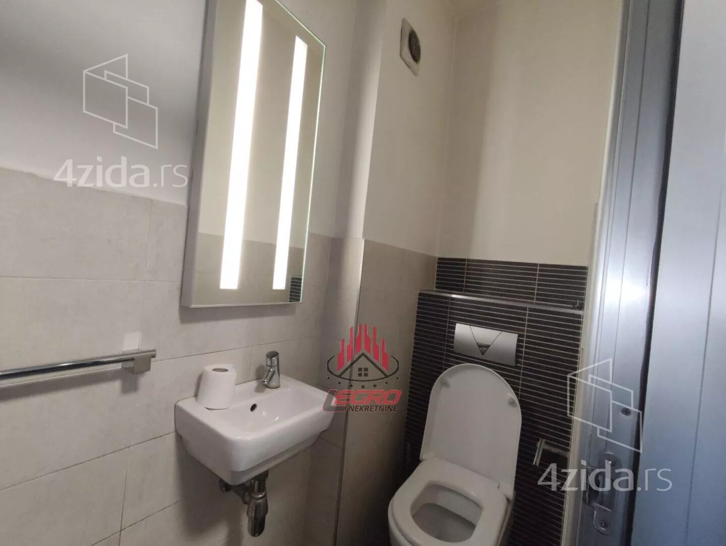 Četvoroiposoban stan | 4zida