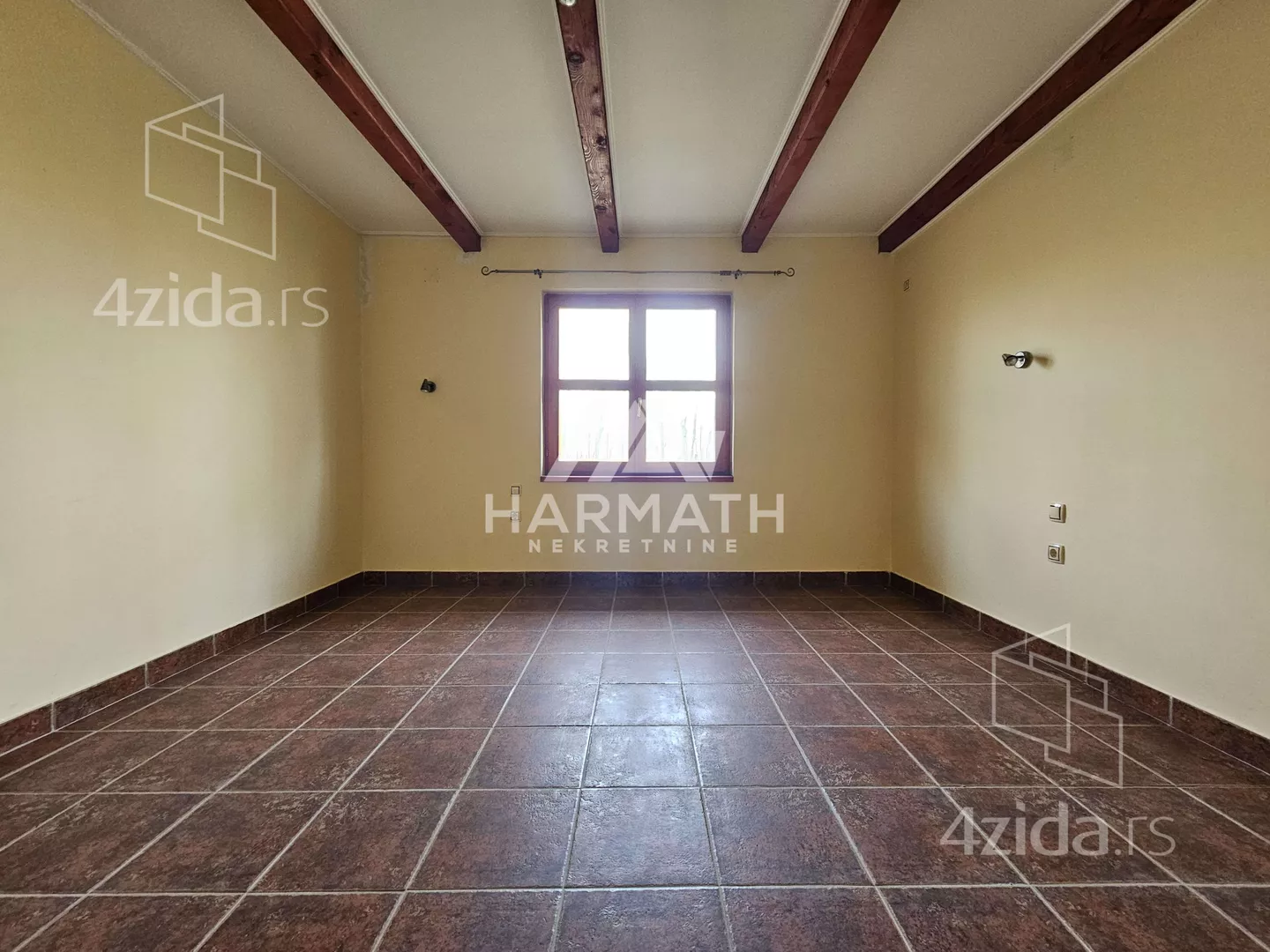 Poslovna zgrada | 4zida