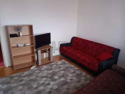Trg 14. oktobra | 4zida.rs