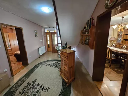 Mali Radanovac | 4zida.rs