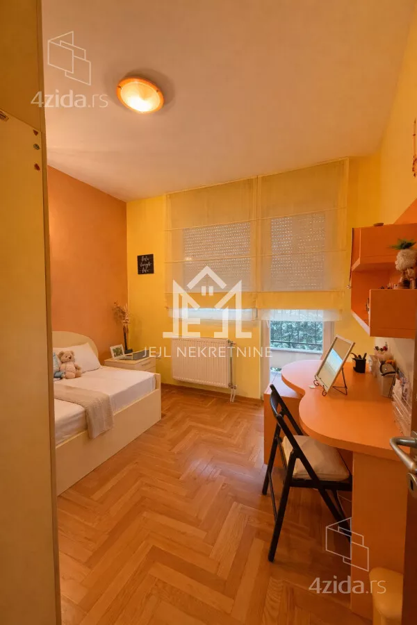 Petosoban stan | 4zida