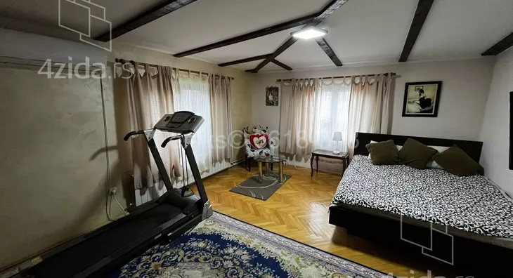 Šestosoban stan | 4zida