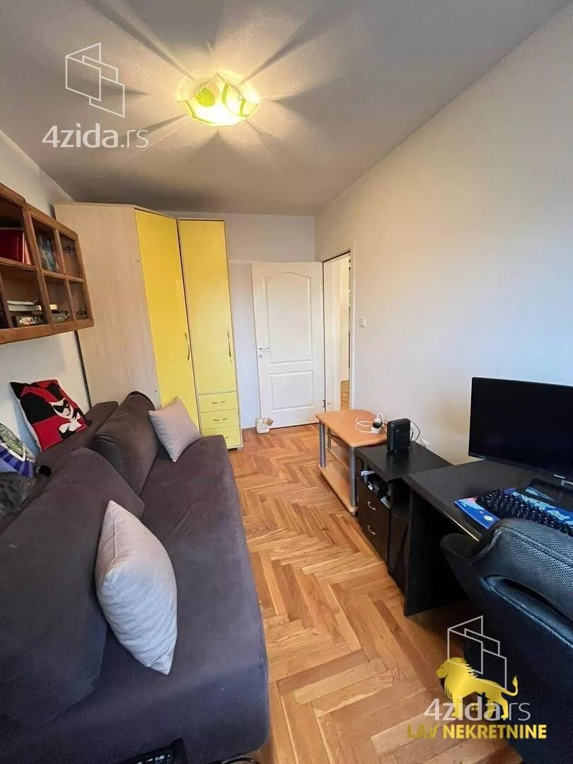 Troiposoban stan | 4zida