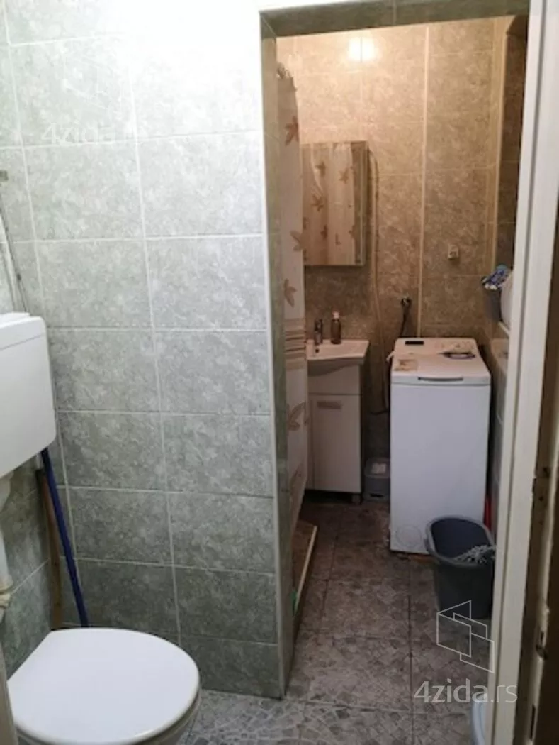 Petosoban stan | 4zida