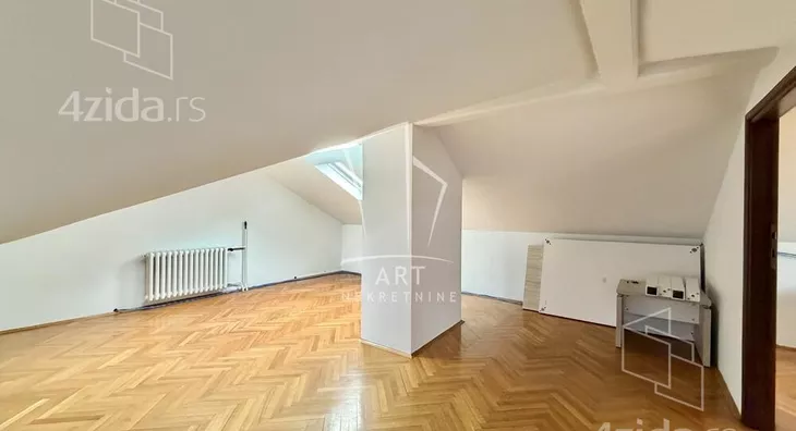 5-etažna kuća | 4zida