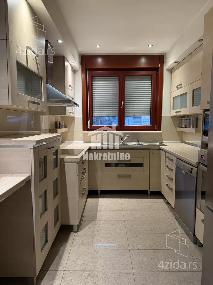 4-etažna kuća | 4zida