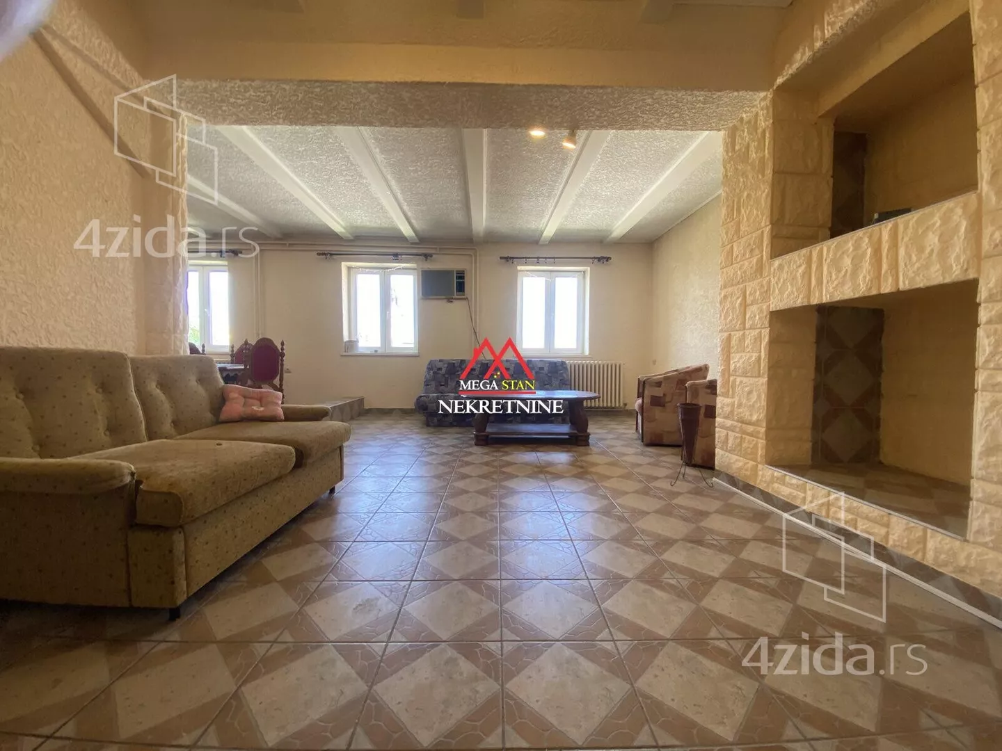 Troiposoban stan | 4zida