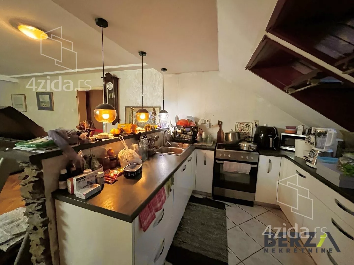 Četvoroiposoban stan | 4zida