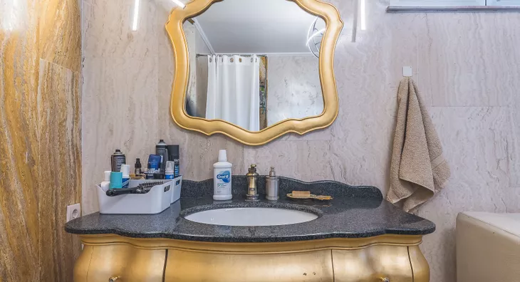 Šestosoban stan | 4zida