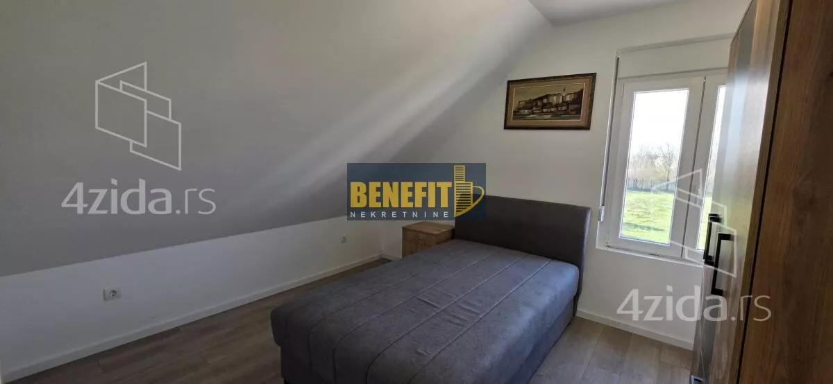 Četvoroiposoban stan | 4zida