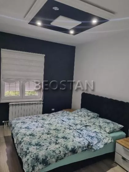 Surčinska | 4zida.rs