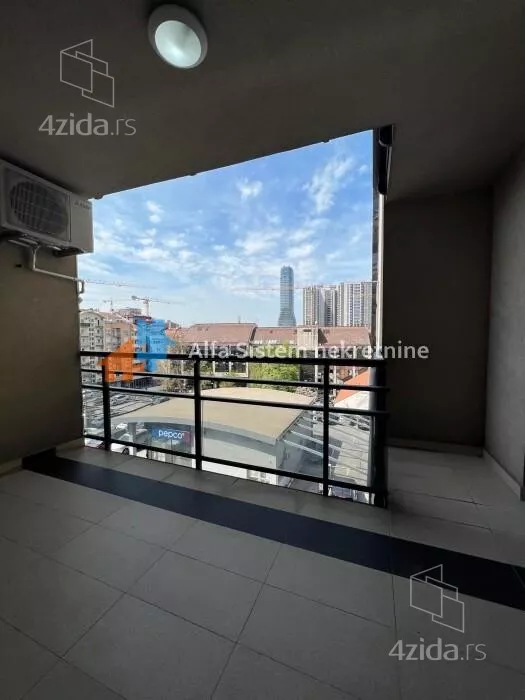 Četvoroiposoban stan | 4zida