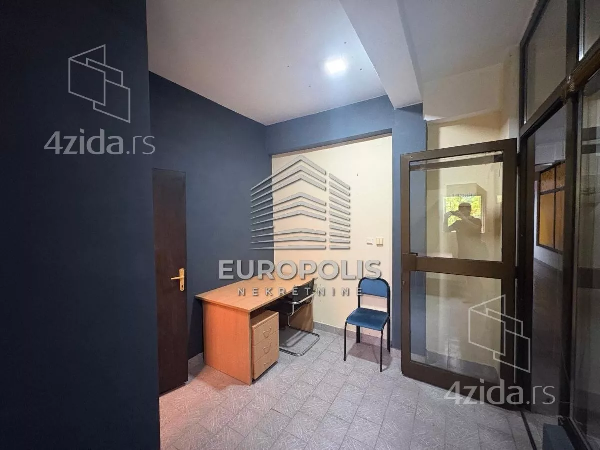 Lokal | 4zida