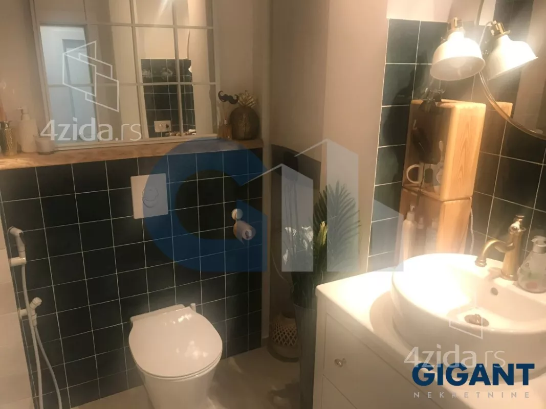 Petosoban stan | 4zida