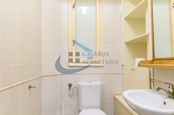 Četvoroiposoban stan | 4zida