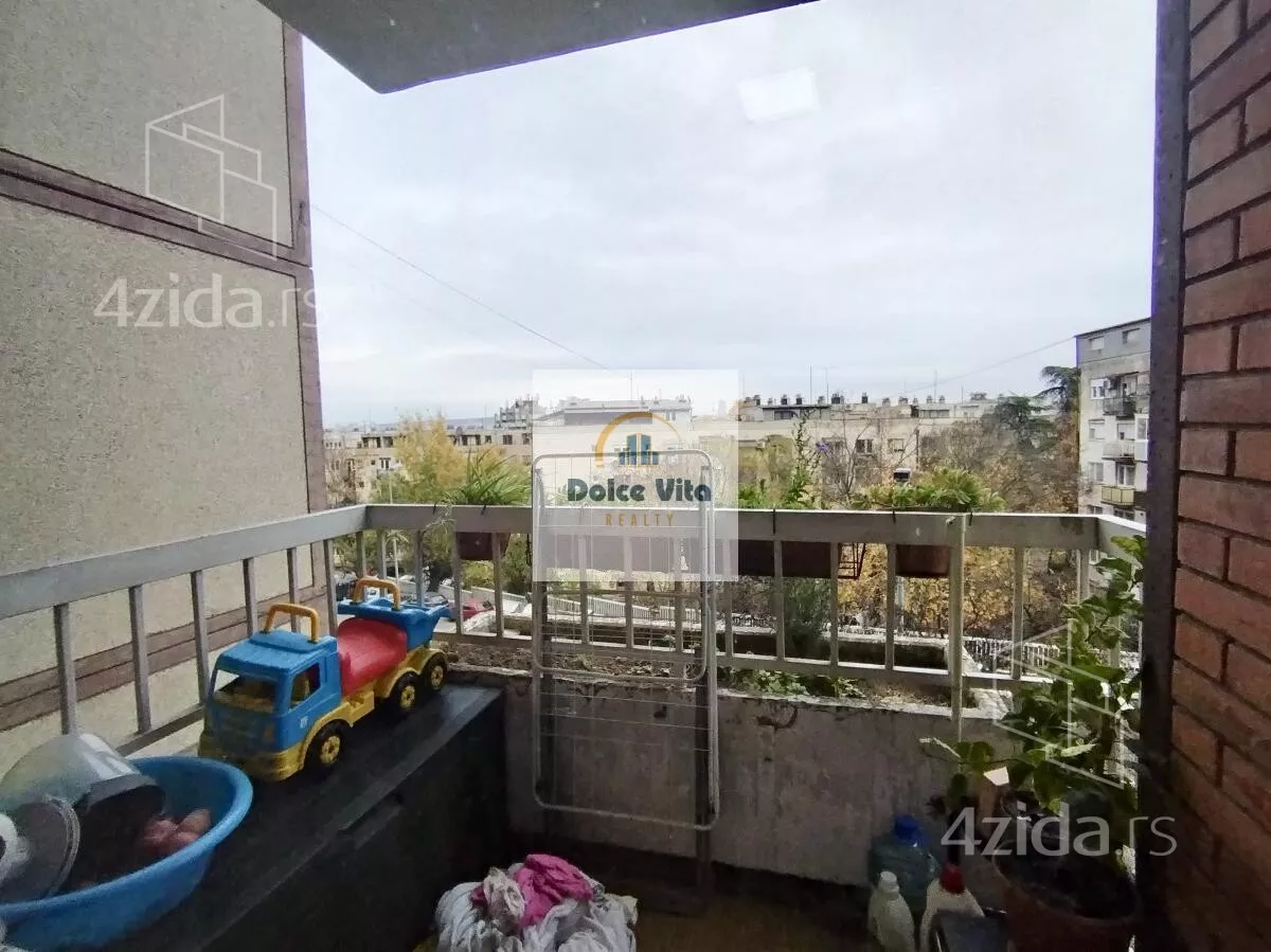 Troiposoban stan | 4zida