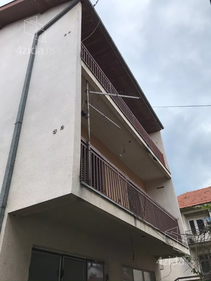 3-etažna kuća | 4zida