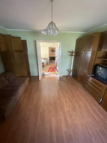 Jovana Popovića | 4zida.rs