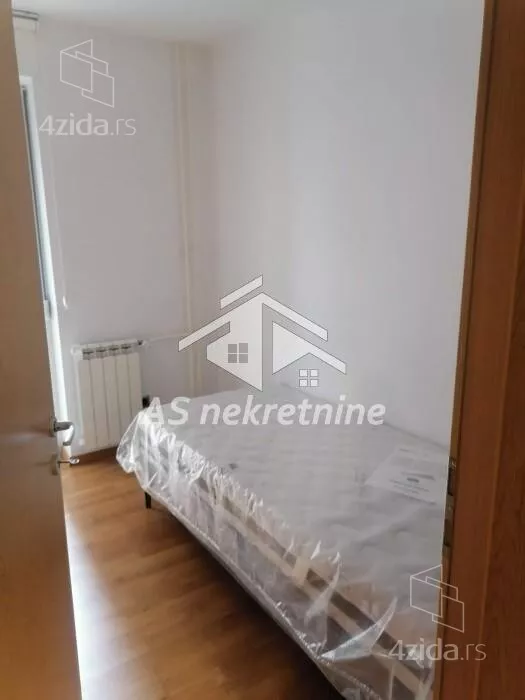 Četvoroiposoban stan | 4zida