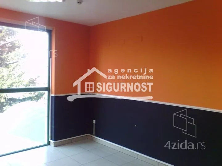Lokal | 4zida