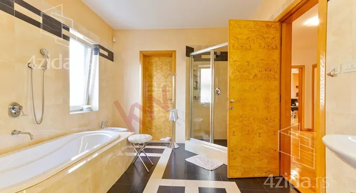 4-etažna kuća | 4zida