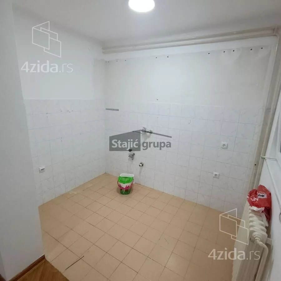 Četvoroiposoban stan | 4zida