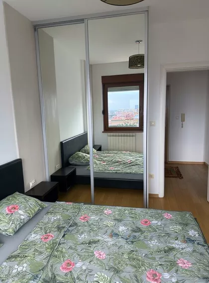 Crveni Krst Vračar | 4zida.rs