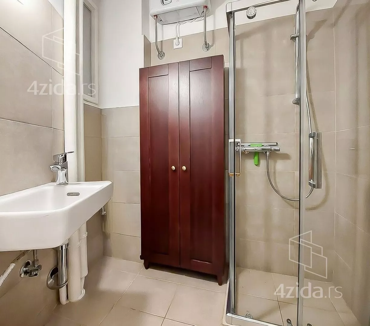 Petosoban stan | 4zida