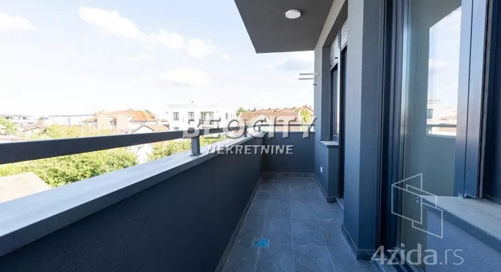 Četvoroiposoban stan | 4zida