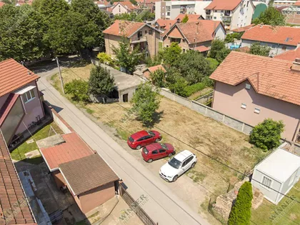 Justina Popovića | 4zida.rs