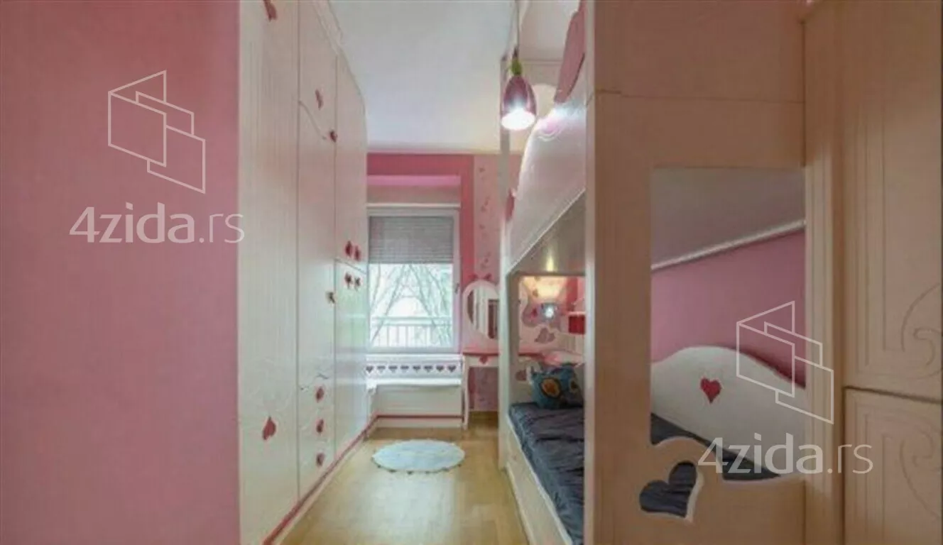 Troiposoban stan | 4zida