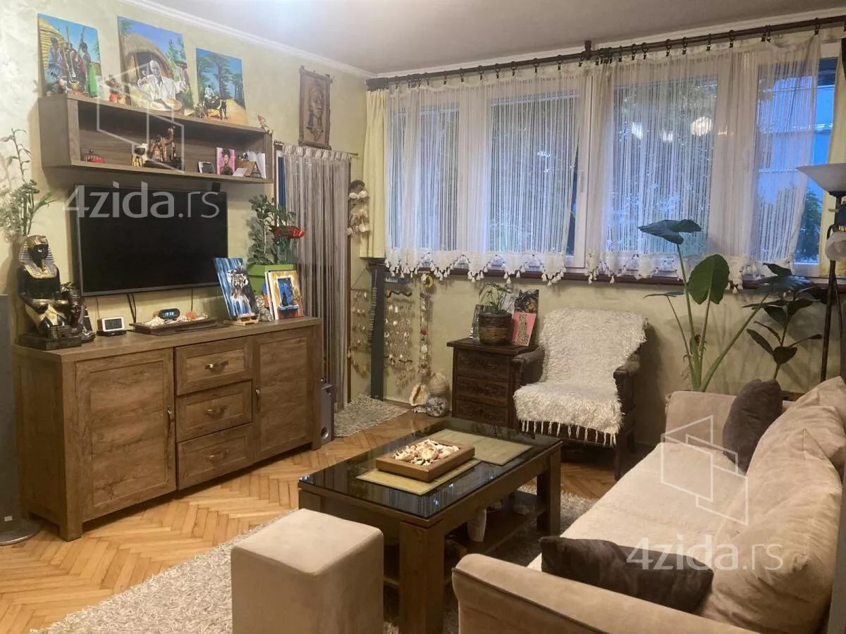 Troiposoban stan | 4zida