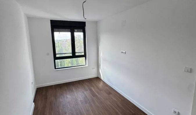 Četvoroiposoban stan | 4zida