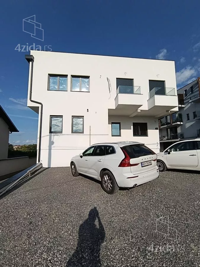 Četvoroiposoban stan | 4zida