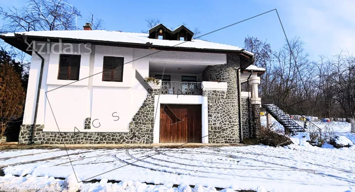 3-etažna kuća | 4zida