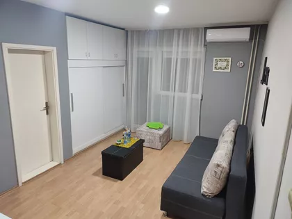 Vuka Karadžića | 4zida.rs