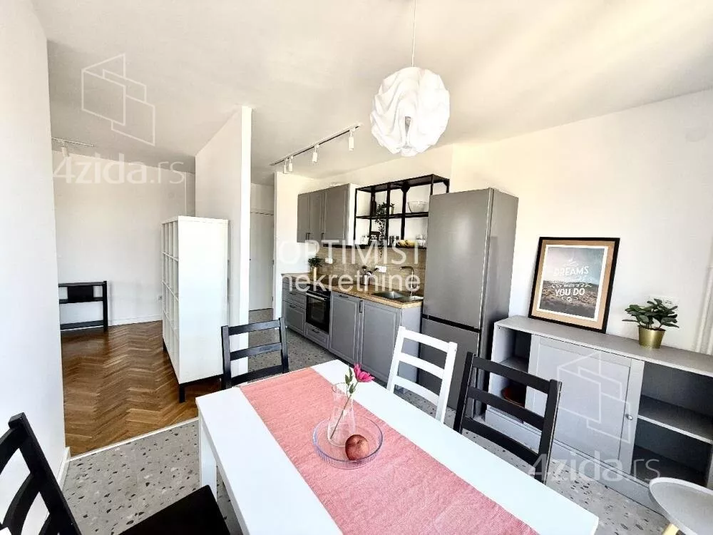 Petosoban stan | 4zida