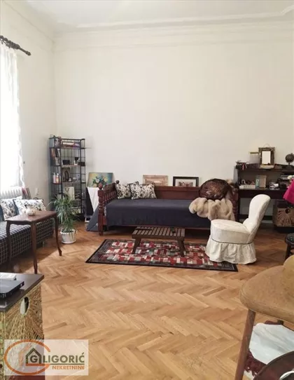 Pravni fakultet - Vračar | 4zida.rs