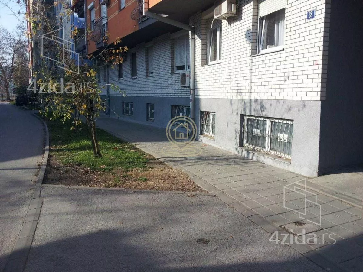 Poslovni prostor | 4zida
